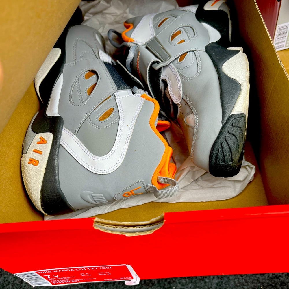 Sneaker